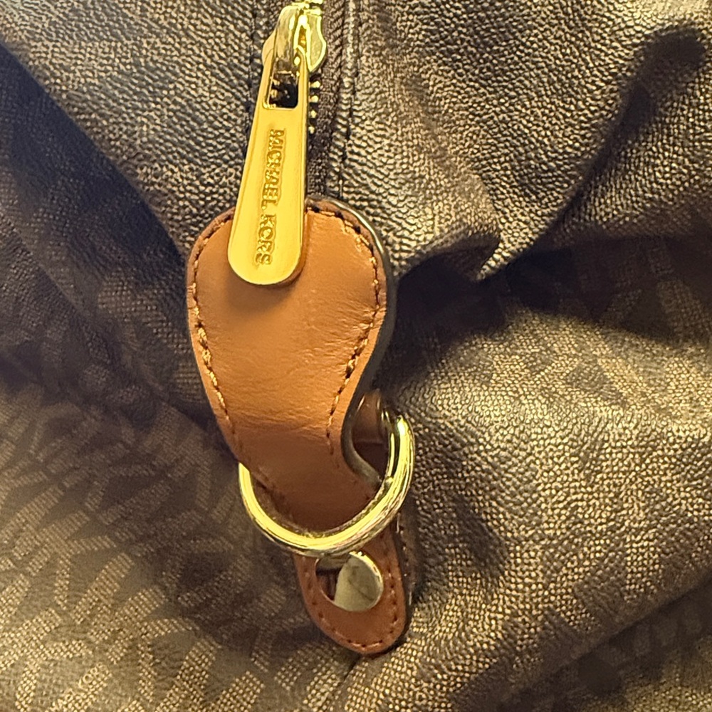 Michael Kors Brown Duffel “The Weekender” travel Bag - Picture 8 of 9